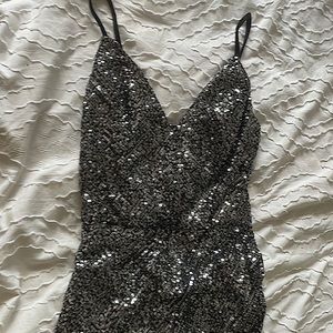 Mini dress , Party’s , Comfy , Great quality and so cute , only worn once